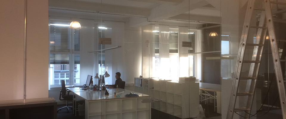 Büro Ganzglasanlage